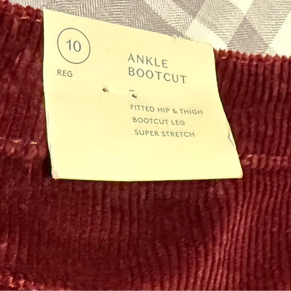 Universal Thread Burgundy Corduroy Pants High Rise Ankle Bootcut Size 10 Retro - Picture 4 of 8